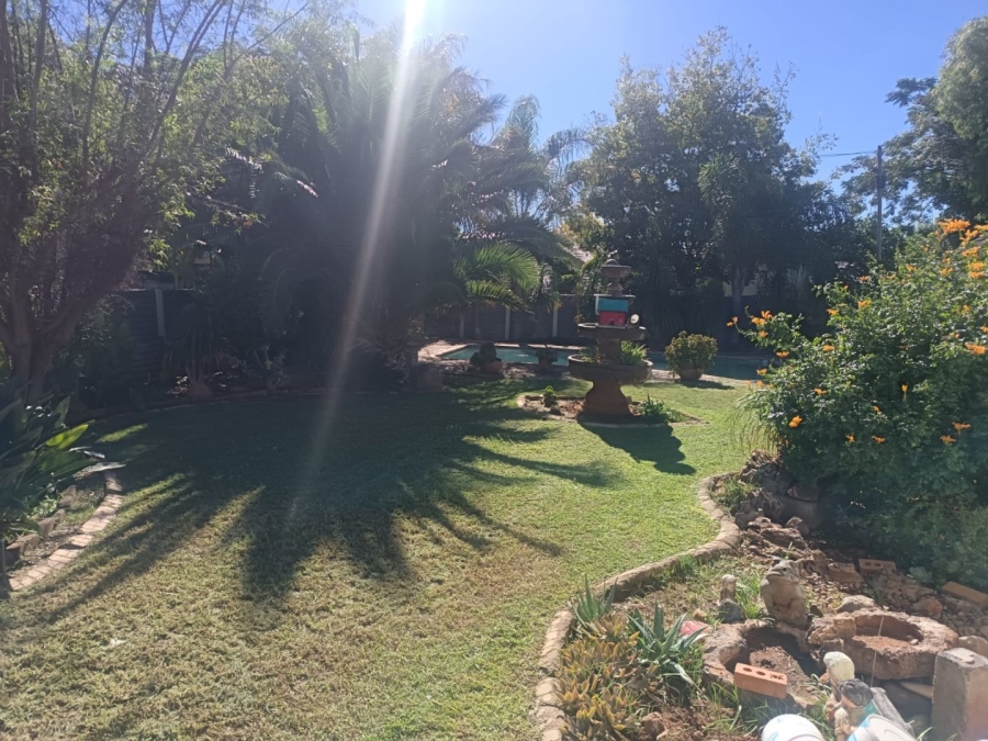 4 Bedroom Property for Sale in Heuwelsig Northern Cape